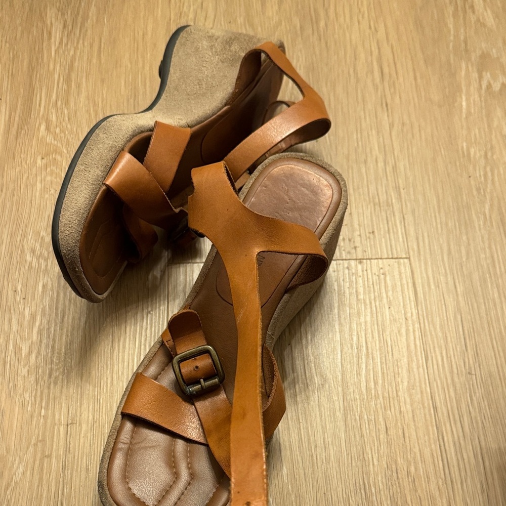 Kenneth Cole Reaction ‘Bell Bottom’ Leather Wedges - Made in Brazil Size 8.5 - Picture 6 of 12
